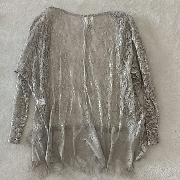 Hit List Los Angeles Lace Fringe Kimono Cardigan - Picture 4 of 6